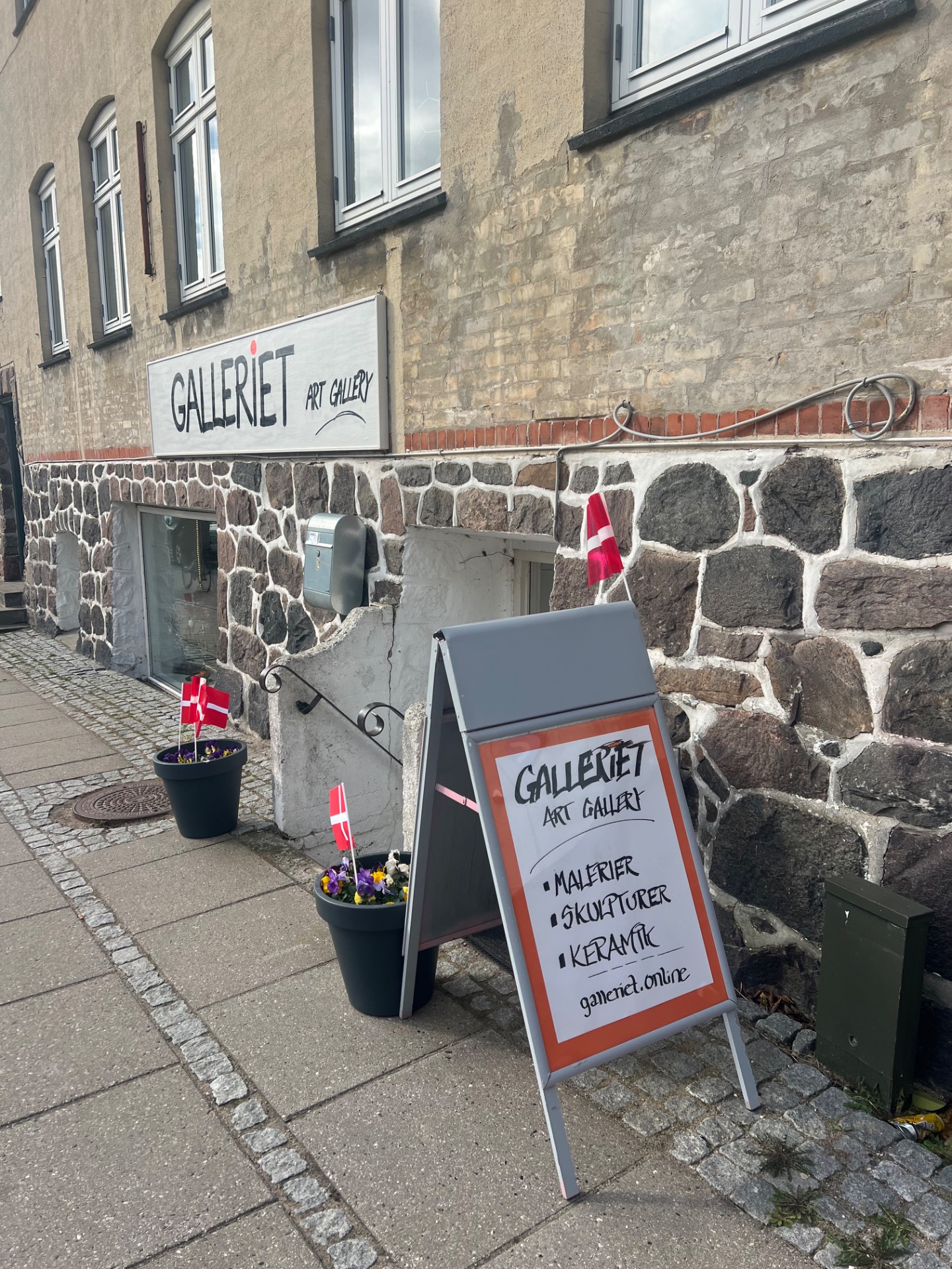 Kommende fernisering finder sted d. 2/5 fra kl 11 til 15